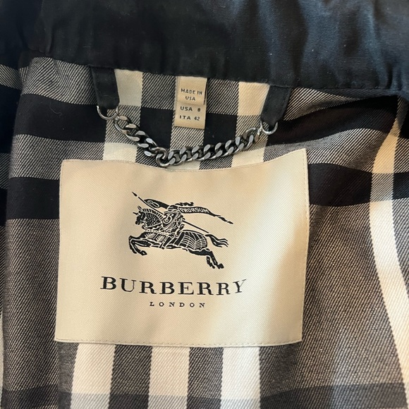 Burberry trench coat. Black mid-length. - Picture 3 of 9